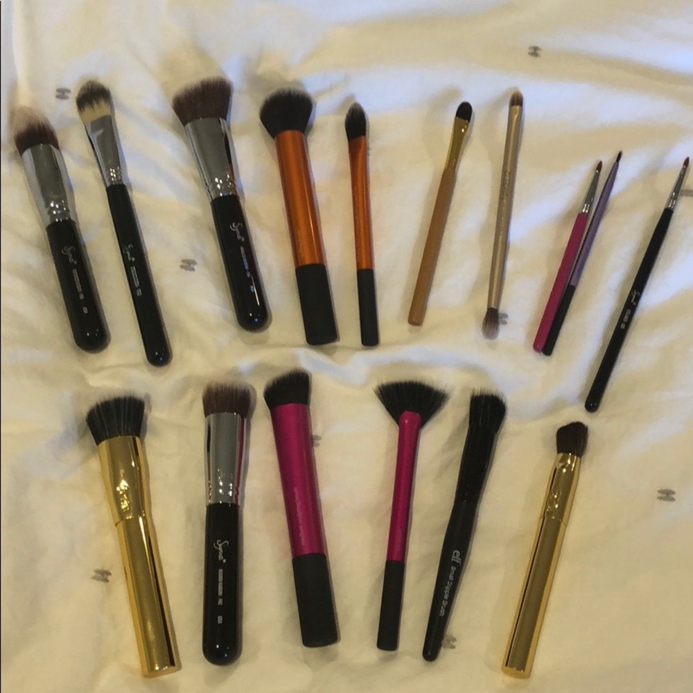 Makeup brushes